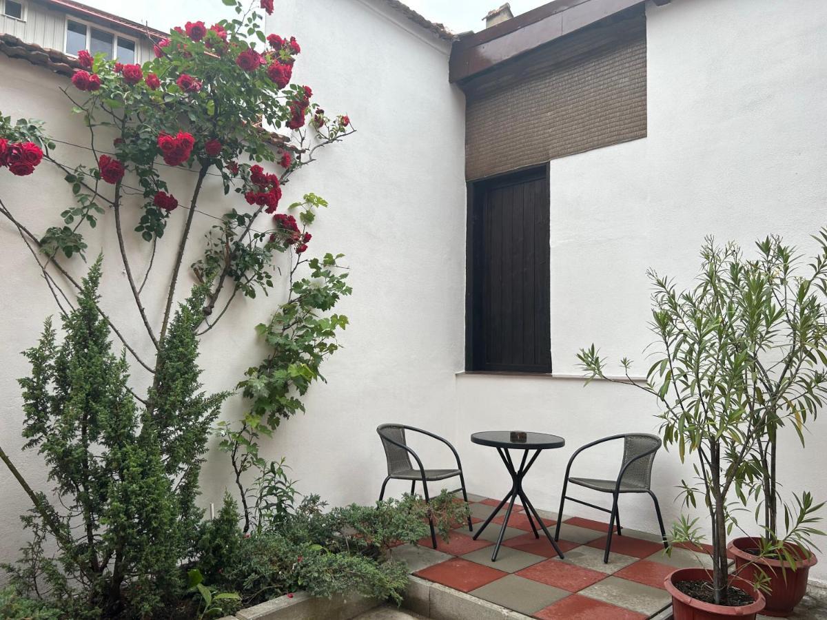 Fun House - Spacious Apartment Near Old Town Brasov Bagian luar foto